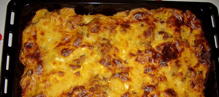 La moussaka, c'est une spécialité grecque bien connue. Comme tous les plats de famille, chaque ménagère a son petit truc personnel, voici la première version que l'on m'a donné. Surtout, bon appétit! de Belgourmet.eu