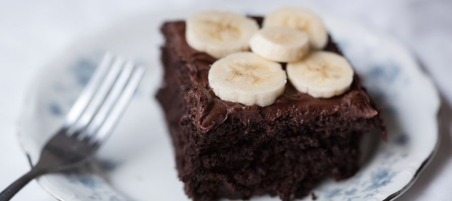 C'est vraiment un accord étonnant de courgette et de chocolat, mais c'est aussi une pâtisserie qui n'est pas fort grasse, et qui ne contient pas de lactose. Sans hésitation, c'est facile et délicieux! de Belgourmet.eu