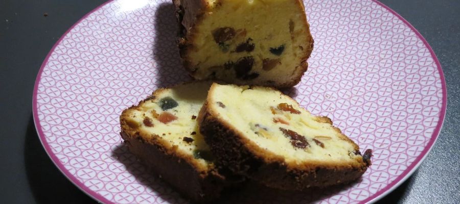 Encore une recette retrouvée dans les papiers de ma grand-maman: le cake anglais aux fruits confits ou les raisins secs. Que de délicieux petits goûters dans mes souvenirs... de Belgourmet.eu